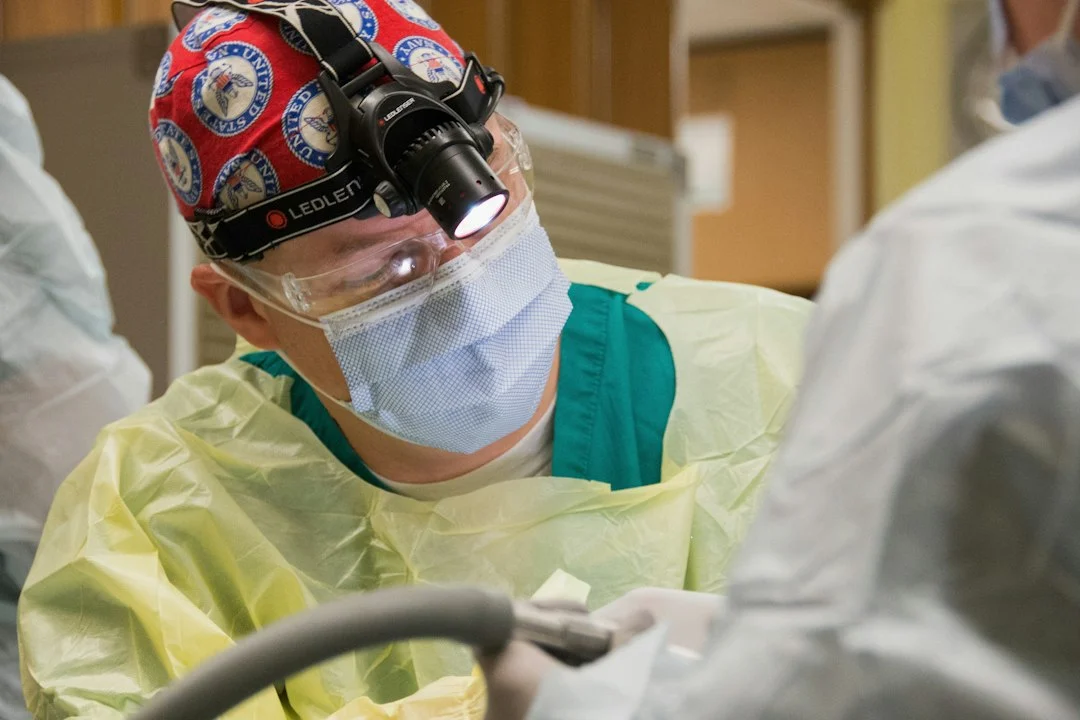 AI-driven safety protocols for minimally invasive surgery