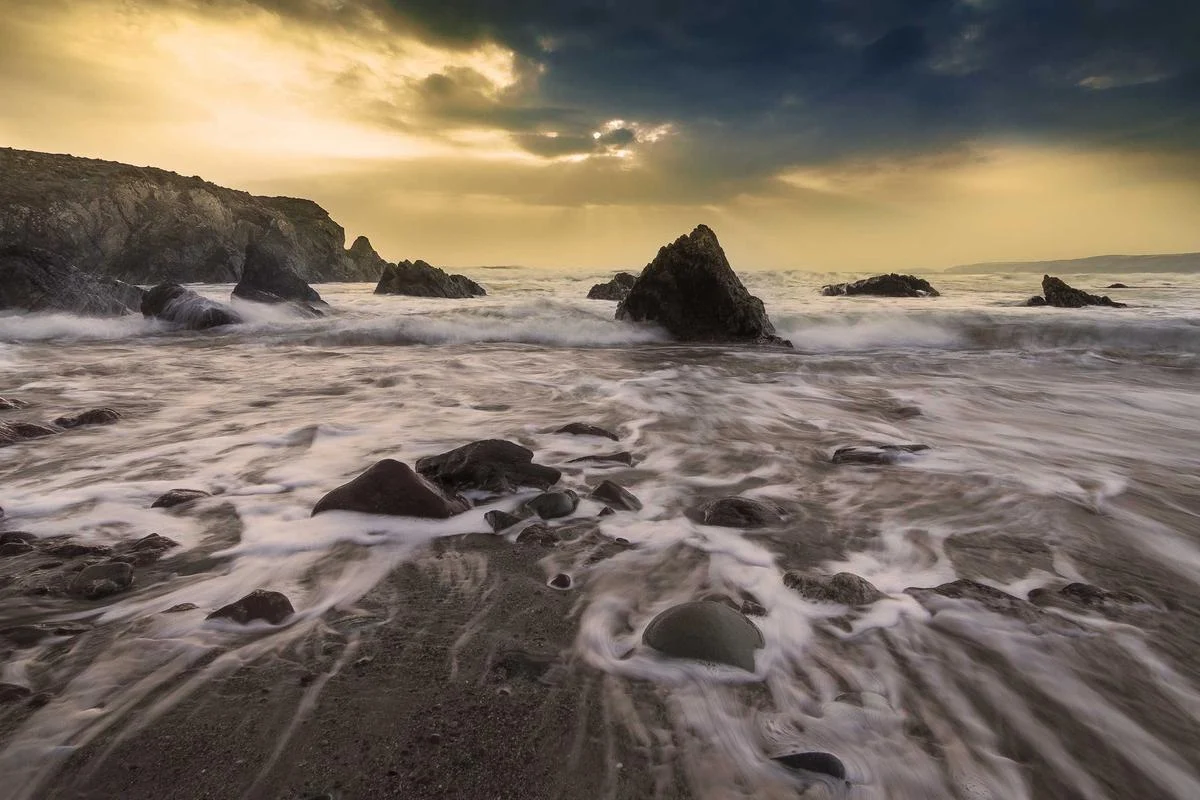 Can plastic‑waste‑to‑building‑material tech scale globally?