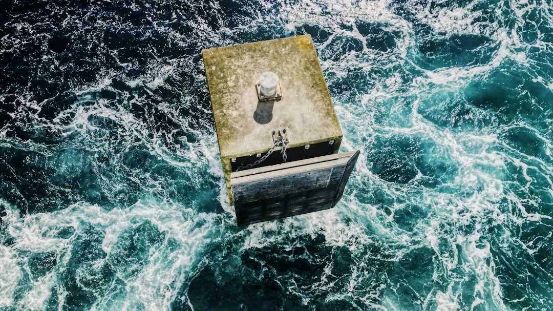 Glass‑fiber flaws as early warning for undersea cables
