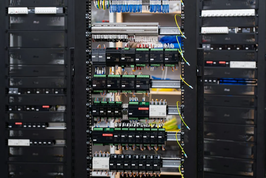 How solar-powered modular data centers cut carbon footprints